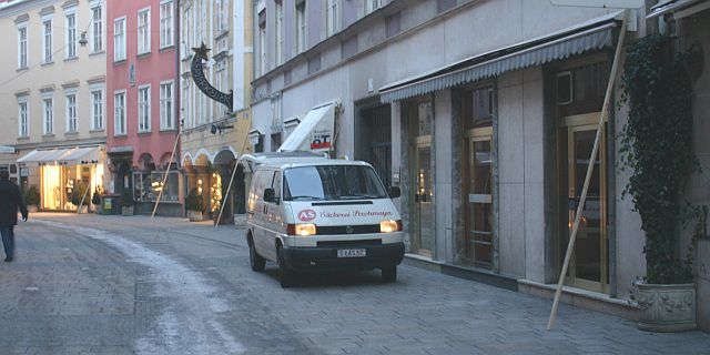 Bild: Schneestangen in der Stempfergasse in Graz